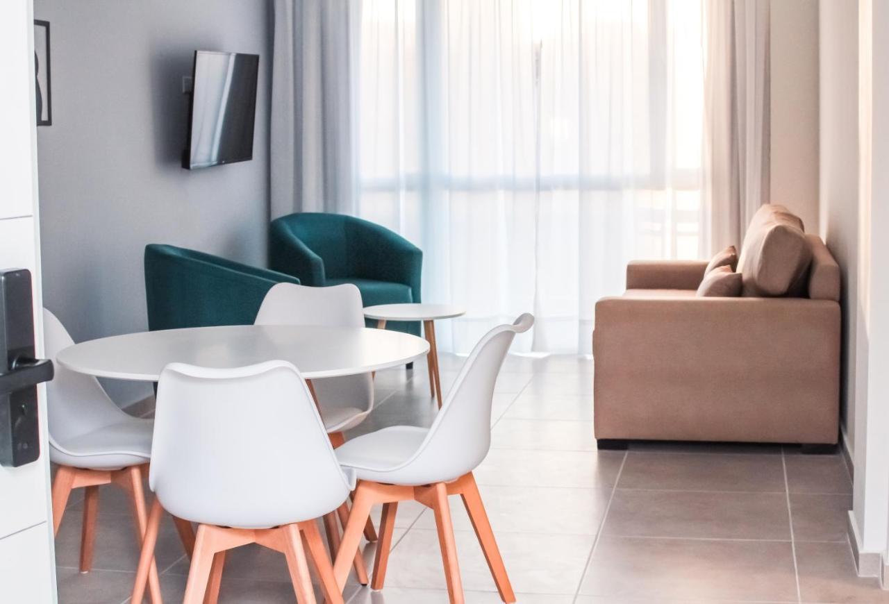 Cq Mitre Aparthotel Пуерто Мадрин Екстериор снимка
